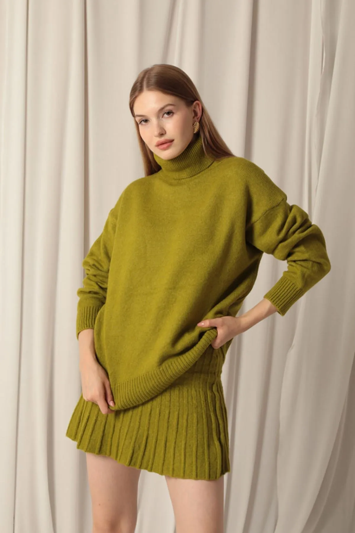 Knitwear Fabric Turtleneck Sweater Oil Green Skirt Set