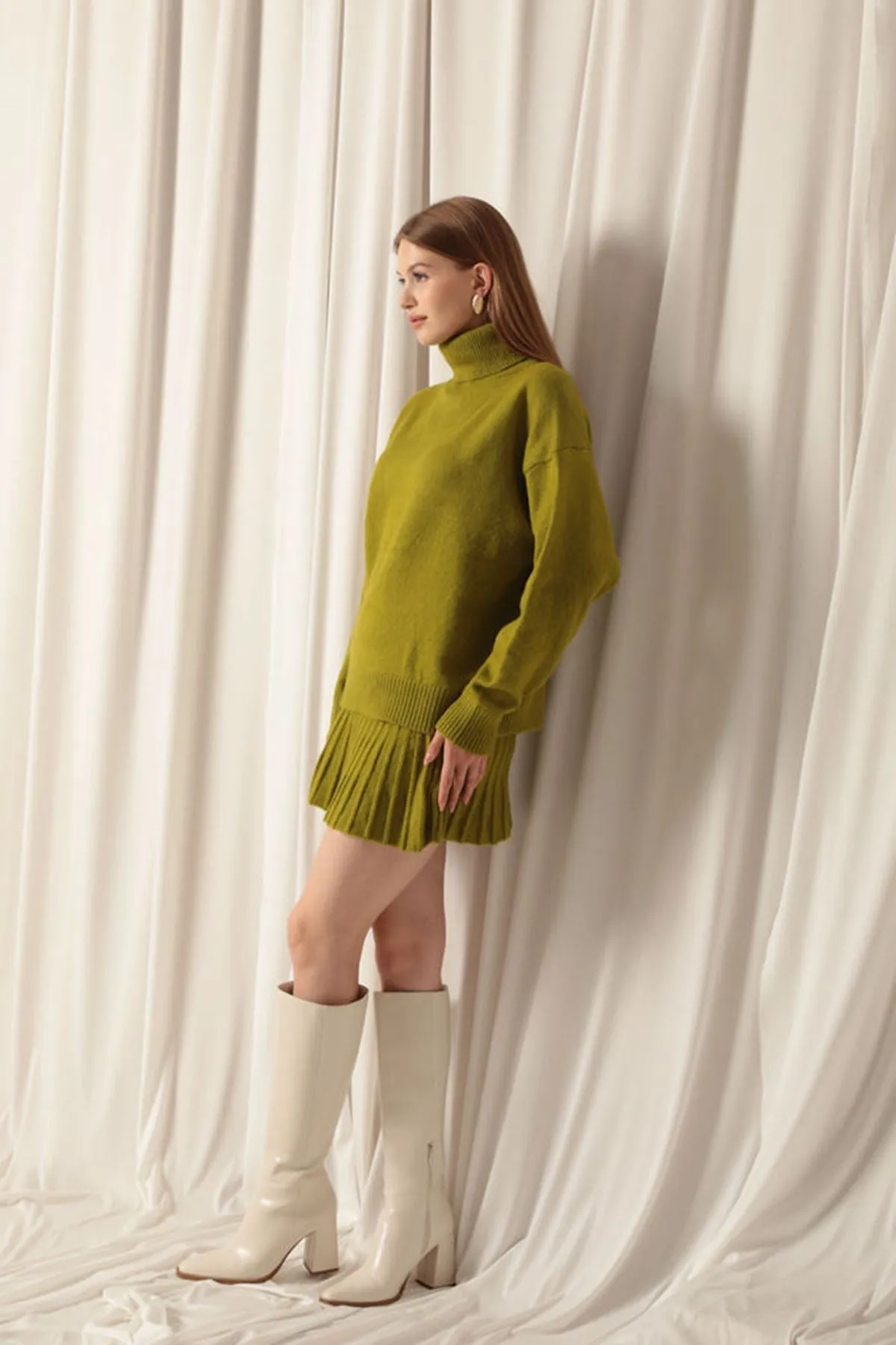 Knitwear Fabric Turtleneck Sweater Oil Green Skirt Set