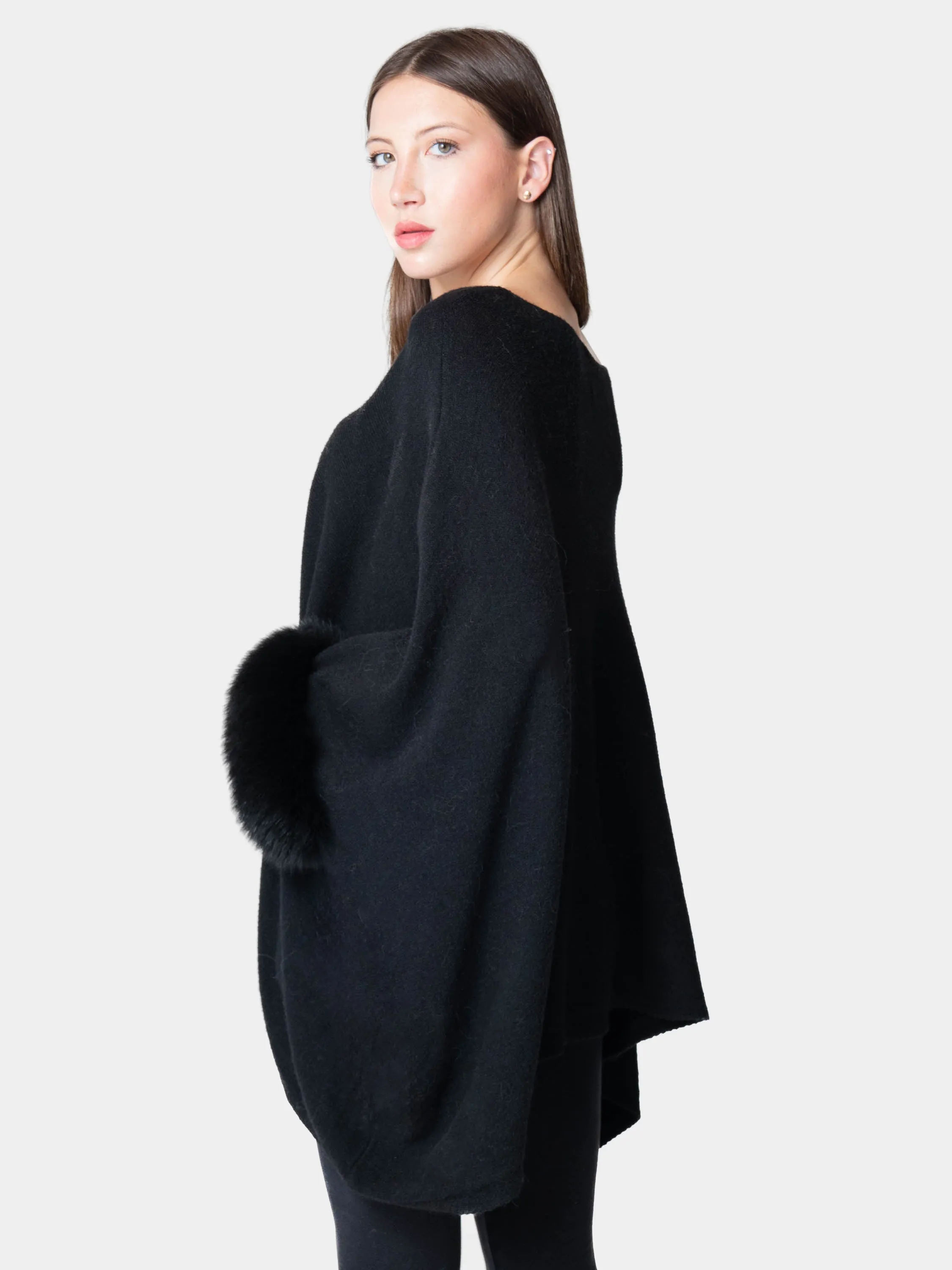 London - Poncho with fur on the cuffs Black