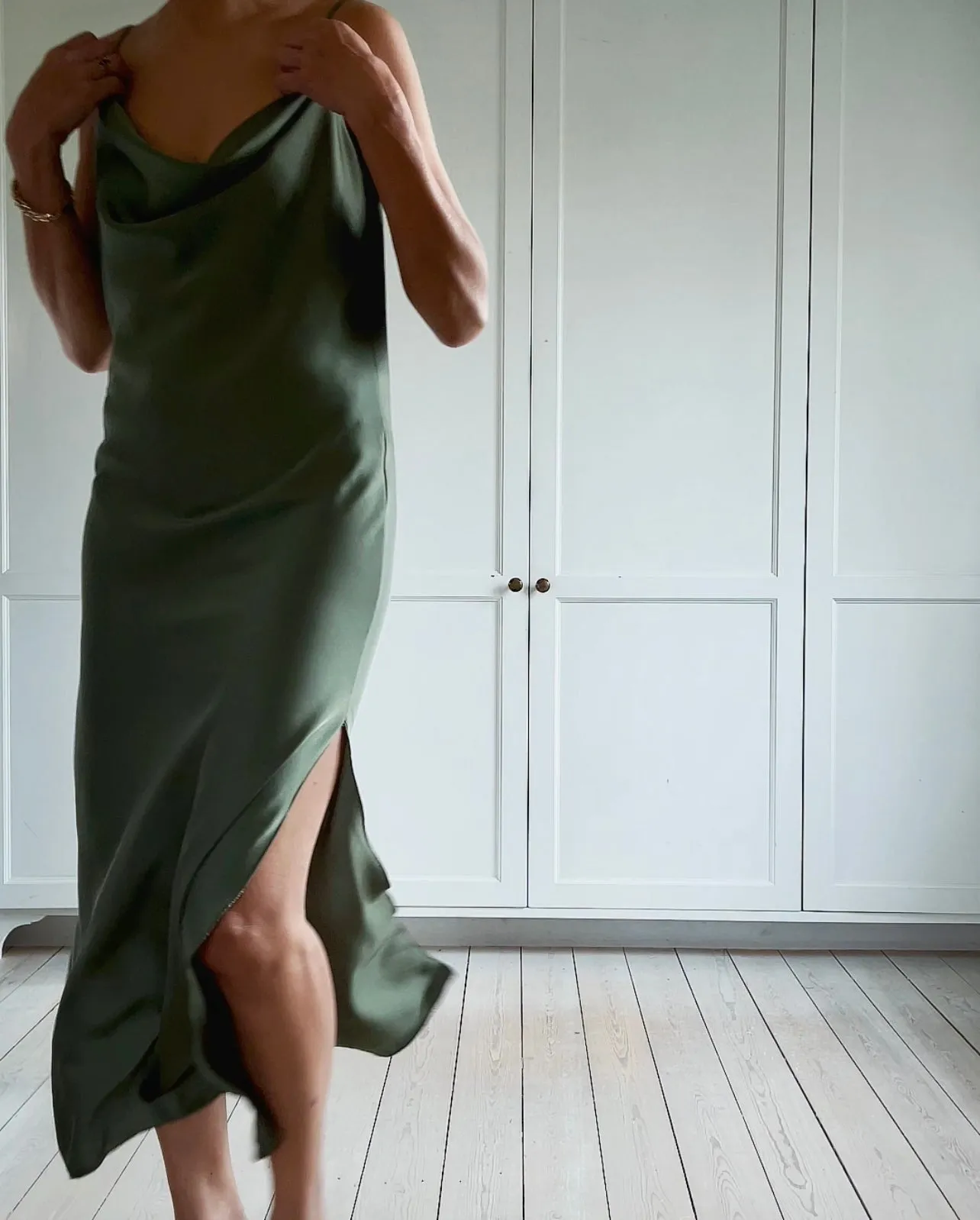 SLIP DRESS - GREEN